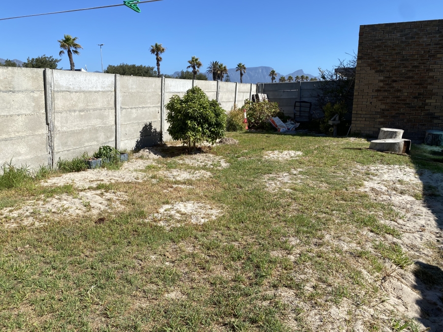 2 Bedroom Property for Sale in Muizenberg Western Cape